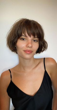 French Bob Mullet, French Bob With Fringe Round Face, Style French Bob, Long Hairstyles Summer, Short French Bob With Bangs, Bob With Bangs Fine Hair, French Bob Haircut With Bangs, Classic French Bob, Bob Hair With Bangs