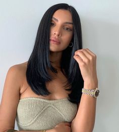 Short Later Hair, Mid Length Black Hair Straight, Haircut Ideas For Black Hair, One Layer Haircut Medium, Black Hair Asian Aesthetic, Short Hair Ideas For Thick Hair, Mid Length Haircut Black Hair, Jet Black Hair Mid Length, Black Hair Haircut Medium