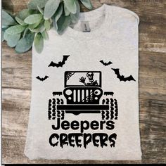 Cute Design ! Custom Made And Will Ship Within A Few Days! On Gildan Unisex Short Sleeve Check Out My Page For More Designs Cricut Crewneck Svg, Wrangler Cricut Shirts, Halloween Jeep Svg, Cute Halloween Shirts, Jeep Hoodie, Link Halloween, Shirt Decals, Autumn Hair Accessories, Jeep Shirts