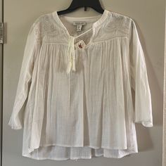 In Excellent Condition No Damages Pit To Pit Is 20” Total Length Of Blouse Is 24” Smoke Free Home Bundle 2 Or More Items To Save!!!! Casual Embroidered Blouse For Daywear, Summer Embroidered Long Sleeve Top With Lace Trim, Casual White Peasant Top With Floral Embroidery, White Casual Peasant Top With Floral Embroidery, Summer Tops With Chikankari Embroidery For Daywear, Summer Chikankari Embroidery Tops For Daywear, White Chikankari Embroidery Blouse For Daywear, Summer Long Sleeve Embroidered Top With Lace Trim, White Peasant Tunic Top