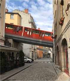 La Ficelle le funiculaire du Vieux Lyon Lyon France Aesthetic, France Tourism, Lyon City, French Aesthetic, Amazing Places On Earth, Paris Aesthetic, Europe Destinations