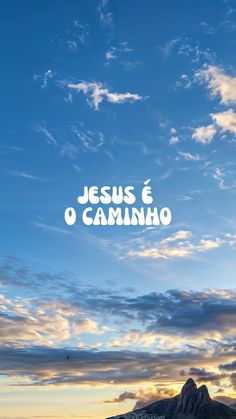 the words jesus e o caminoo are in white on a blue sky background