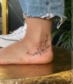 Flower tattoo idea Basic Tattoos, Ankle Tattoos For Women, Tattoos For Women Flowers, Tasteful Tattoos, Petite Tattoos, Classy Tattoos, Discreet Tattoos, Subtle Tattoos