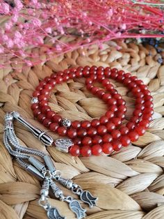 ✔️ 6 mm round cut Carnelian agate tesbih ✔️ Natural Color Aqeeq Rosary ✔️ Natural Stone Tasbeeh ✔️ 99 pcs Salatu Tasbih ✔️ This tasbih is perfect gift for Muslim friends, family members and loved ones. ✔️ Each order comes in a special box ✔️ PLEASE CLICK THE LINK FOR ALL PRAYER BEADS MODELS https://www.etsy.com/shop/GoodJewelsofYazmasal Note: As a natural feature the stones beads may have some variations. SHIPPING: United States (Standart/DHL eCommerce/usps): 7-10 business days United States (Ex Red Rosary, Muslim Friends, Carnelian Agate, Muslim Prayer, Prayer Beads, Rosary, Stone Beads, Natural Color, Family Members