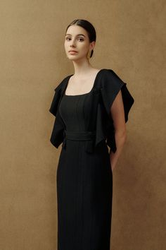 Indulge in the sophistication and exclusivity of our dress. Crafted with a delicate crepe fabric, this dress features a sleek square neck and a flattering sheath silhouette. Elevate your wardrobe with this show-stopping dress that exudes elegance and luxury. Crepe Midi Dress, Mean Blvd, Cape Sleeves, Crepe Fabric, Xl Dress, Online Fashion, Square Neck, Special Features, Sleeve Styles