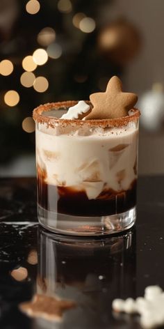 The Gingerbread White Russian combines the creamy richness of heavy cream with the spiced warmth of cinnamon and the smoothness of coffee liqueur. The cinnamon-sugar rim adds a sweet and spicy touch, making each sip taste like a gingerbread cookie. It’s a cozy, festive cocktail perfect for holiday gatherings.