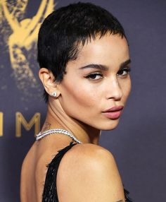 15 Short Haircuts for Women Over 40 That Will Always Be in Style Short African Hairstyles, Cropped Pixie, Natural Eyeshadow Looks, Oval Face Haircuts, Girls Short Haircuts, Short Haircut Styles, Mode Hippie, Natural Eyeshadow, Oval Face Shapes