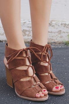 Gladiator Heels, Tan Shoes, Cowgirl Chic, How To Make Shoes, Fashion High Heels, Peep Toe Heels, Women Clothing Boutique, Casual Sandals, Buy Shoes