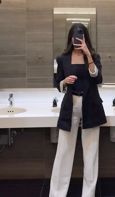 #outfits #outfitoftheday #outfitstyle #outfitideasforwomen #outfitidea #outfittrends #outfits4school #outfitidea #springoutfitsforwomen Outfit Elegantes, Corporate Attire, Corporate Outfits, Business Casual Outfits For Work, Everyday Fashion Outfits, Style Advice