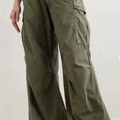 Euc R13 Sz 28 Twill Cargo Pants. Practically New. Perfect Fall Pants! Cut From Cotton-Twill, R13's Version Has Utilitarian Flap Pockets And Loose Legs That Pool At The Floor. The Deep 'Olive' Shade Will Go With Nearly Everything. Cargo Pants Color, Fall Pants, Pants Color, The Deep, The Floor, Cargo Pants, Cotton Twill, Pant Jumpsuit, Pants For Women