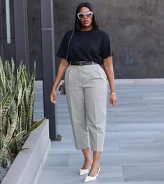 Office Outfits Women Plus Size, Professional Outfits Women, Stylish Work Attire, Corporate Outfits, Office Outfits Women, Business Casual Outfits For Work, Elegante Casual, Classy Work Outfits, Classy Casual Outfits