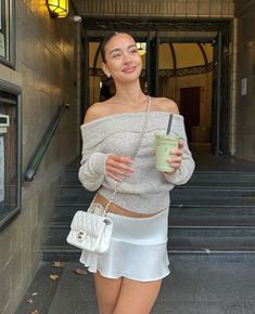 Fashion Gal, Aesthetic Look, Girls World, Feminine Outfit, Fashion Fits, Fashion Books, Pretty Outfits