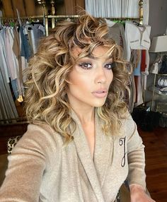 New Hair Trends, Celebrity Hair Stylist, Shag Haircut, Favorite Hairstyles, Hair Color Trends, Big Hair