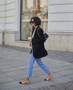 Chanel Slingback Outfit, Slingback Outfit, Nude Heels Outfit, Heels Work Outfit, Slingback Chanel, Black Shoes Outfit, Kitten Heels Outfit, Black Heels Outfit, Casual Heels Outfit