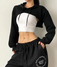 #sweatshirt #sweatshirts #sweatshirtmurah #sweatshirtmalaysia #sweatshirtdress #sweatshirtweather #sweatshirtseason #sweatshirtbranded #sweatshirtcowok #sweatshirtlove #sweatshirtmurahmalaysia #sweatshirtph Mode Hippie, Capes For Women, Workout Yoga, Crop Sweatshirt, Gym Workout, Sports Shirts