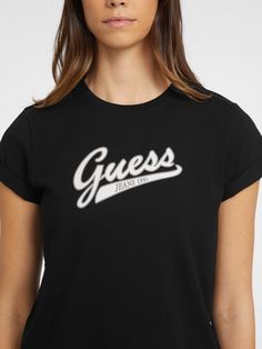 Made using our organic cotton blend, Our GUESS JEANS Script tee brings collegiate-inspired detailing across a classic fit tee. Casual Logo Tops For College, Casual College Tops With Logo, Casual T-shirt With Logo Lettering For Spring, Casual Spring T-shirt With Logo Lettering, Spring Casual T-shirt With Logo Lettering, Casual Tops With Logo Lettering, Guess Logo, Script Logo, Logo Tee