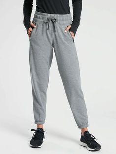 Recover Jogger Sweatpants Charcoal Grey (FIRST PICTURE) SIZE  S #487575 EXCELLENT USED CONDITION (LIKE NEW) $89.00 Fit & Sizing Semi-fitted, Mid rise Skims easily over the body Sits below the natural waist Inseam: Regular: 28" Petite: 26" Tall: 31" PRODUCT DETAILS FOR: To and from yoga practice and studio workouts FEEL: Brushed, lightweight TekTerry FAVE: Zip pockets secure your essentials Bottom hem cinches for a cozy fit #487575 FABRIC + CARE Recycled Polyester/TENCEL™ Modal/Polyester WICKING. Outfits Athletic, Fitness Studio, Active Wear Pants, Cozy Fits, Jogger Sweatpants, Jogger Pants, Charcoal Grey, Casual Tops, Chic Style