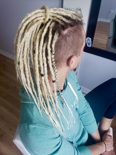 White Male Dreadlock Hairstyles, White Dreads Men, White Guy Dreads, Dreads With Undercut, Short Haircut Tutorial, Short Haircut For Women, Weird Haircuts, Skirts Design, Buzzed Hair Women