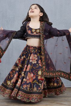 Organza Lehenga For Kids, Kids Indian Wear, Baby Dress Embroidery, 1920s Women, Bandhani Dress, Kids Dress Collection, Black Lehenga, Organza Lehenga