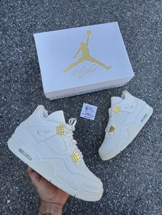 White And Gold, Jordan 4 Outfit Women, Jordan 4 Metallic, Gold Trainers, Casual Shoes Women Sneakers