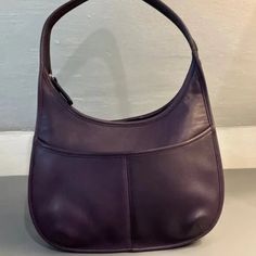 Coach Vintage Purple Ergo Pocket Zip Bag Leather 9033 Rare Ink Color Vintage Purple, Zipped Bag, Leather Silver, Ink Color, Silver Hardware, Coach Handbags, Leather Bag, 3 D