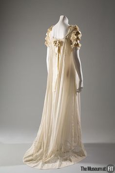 1907 Nightgown, United States, via Museum at FIT. Regency England, 1900s Fashion, Historical Dress, Historic Fashion, Antique Clothing, Vintage Gowns, Edwardian Fashion, Edwardian Era, Historical Costume