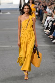 Chloé RTW Spring 2024 [PHOTOS] – WWD Runway 2024, Chloe Fashion, Ss 2024, Afternoon Delight, Dress 2024, Rayon Dress, Yellow Fashion, Summer Trends, Spring 2024