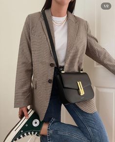 Winter Dress Ideas, Winter Vintage Outfits, Outfits Neutral, Student Style, Checkered Blazer, Look Office, Skandinavian Fashion, Stylish Work Outfits, Winter Dress