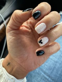 Beautify Your Nails With These Black Nail Art Ideas Disney Nail Designs Acrylic Simple, Short Coffin Disney Nails, Nail Ideas Mickey Mouse, Black Nails With Mickey Mouse, Disney Nails Not Acrylic, Disney Simple Nail Designs, Disney Themed Gel Nails, Short Mickey Mouse Nails, Mickey Inspired Nails