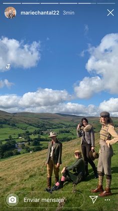 Old Money Mountain Outfit, British Old Money, Outfit Campo, Countryside Outfit, Future Timeline, Countryside Fashion, Mountain Outfit