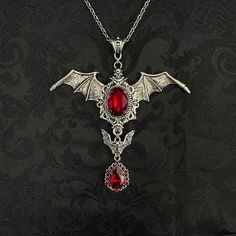 Vampiric Jewelry, Vampire Jewelry Aesthetic, Collares Dark, Victorian Goth Vampire, Vampire Accessories, Gothic Red Ruby Jewelry, Red Vampire Necklace, Dark Accessories, Red Gothic Metal Necklace