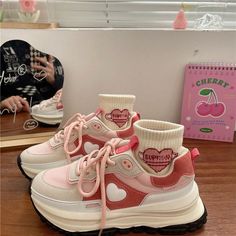 Pink And White Tennis Shoes, Kotak Bento, Girls Tennis Shoes, Pink Platforms, Pink Kawaii, Mesh Heels, Sport Shoes Fashion, Streetwear Shoes