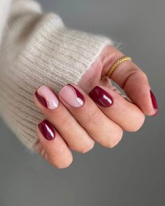 Keep it classy with these 25 burgundy nail designs, perfect for the fall and winter seasons. With dark red colors having a moment, these short and simple nail ideas are perfect for those who love a trendy look. Red Nail Varnish, Burgundy Nail Designs, Kutek Disney, Wine Nails, Nagel Tips, Casual Nails, Burgundy Nails, Christmas Nails Acrylic