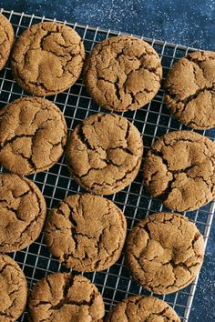 several cookies cooling on a wire rack