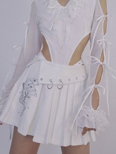 Model: 167cm/45kg Wearing size S     Length Waist Hip   S 32cm 66cm 89cm   M 33cm 70cm 93cm   L 34cm 74cm 98cm Embroidery Ring, Butterfly Embroidery, Whimsical Fashion, White Bodysuit, Feminine Outfit, Body Suit, Different Fabrics, Skirt Length, Pleated Skirt