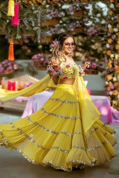 Lehenga For Haldi, Haldi Ceremony Outfit, Latest Bridal Lehenga Designs, Heavy Lehenga, Boho Yellow, Indian Dresses For Women, Bridal Lehenga Designs