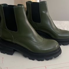 New In The Box Hunter Green / Black. Material - Leather And Rubber. Box Has A Little Wear And Tear But Shoes Are 100%. Green Satin Boots, Green Chunky Ankle Boots, Hunter Green Ankle Boots, Chelsea Green Boots, Green And Black Chelsea Boots, Mcqueen Boots, Alexander Mcqueen Boots, Shoes Alexander Mcqueen, Mcqueen Shoes