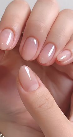 Neutral Builder Gel Nails, Nails For The Office, Gel Nails On Natural Nails, Short Polygel Nail Ideas, Work Nails Professional, Clean Summer Nails, Short Clean Nails