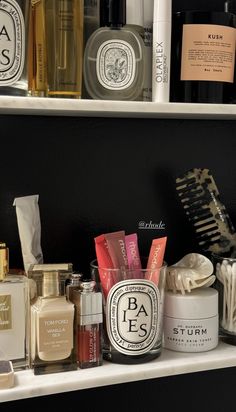 Beauty Organization Aesthetic, Makeup Shelves On Wall, Cosmetics Organization, Makeup Shelf, Makeup Collection Storage, Perfume Storage, Beauty Finds, Room Inspiration Bedroom, It Girl