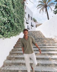 Best & Trendy Travel Outfit Ideas For Summer 2023 | Summer Travel Outfits Mens Vacation Outfits, Europe Summer Outfits, Strand Outfit