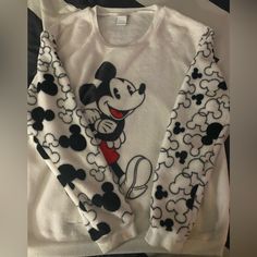 Fuzzy And Cozy Disney Mickey Mouse Sweatshirt Nwot Size : Large 11-13. Like For Price Drop Or Send Me An Offer !! Cute Minnie Mouse Crew Neck Sweatshirt, Mickey Mouse Crew Neck Top For Winter, Cute White Mickey Mouse Sweatshirt, White Cotton Mickey Mouse Sweatshirt, White Disney Character Print Sweatshirt, White Mickey Mouse Sweatshirt For Winter, White Mickey Mouse Winter Sweatshirt, Winter White Mickey Mouse Sweatshirt, Disney White Sweatshirt With Cartoon Print