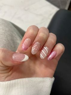 pink holiday nails Holiday Nails Pastel, Gell Nails For Christmas, Pink Christmas French Tip Nails, Simple Nashville Nails, Nail Ideas Pink Christmas, Winter Nail Inspo Short Almond, Simple Christmas Nail Designs Pink, Pink And Red Xmas Nails, Non Basic Christmas Nails