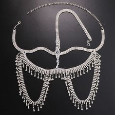 Elegant Silver Rhinestone Necklace For Festivals, Elegant Festival Jewelry With Rhinestone Fringe, Elegant Rhinestone Crystal Necklace For Festivals, Elegant Crystal Rhinestone Necklace For Festivals, Face Chain, Silver Mask, Wedding Types, Gold Mask, Long Face