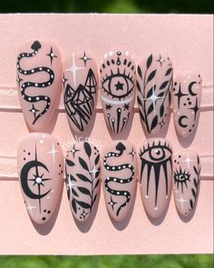 Goth Nail Art, Deluxe Nails, Rock Nails, Witch Nails, Witchy Nails, Luxury Press On Nails, Latest Nail Trends, Goth Nails, Simple Acrylic Nails