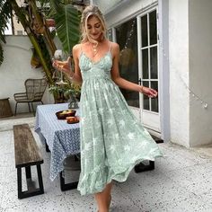 Trinity Maxi Dress - Lovely Brielle Maxi Dress Elegant, Cami Midi Dress, Summer Wedding Outfits, Summer Wedding Outfit Guest, Floral Cami, Maxi Robes, Holiday Style, Vestido Casual, Style Maxi Dress