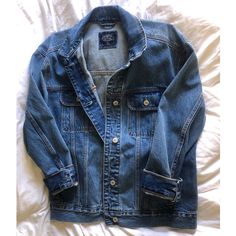 Nwot Oversized Jean Jacket Size Xl Dark Wash Relaxed Fit Long Sleeve Outerwear, Classic Winter Denim Jacket For Everyday, Classic Winter Denim Jacket, Classic Relaxed Fit Medium Wash Outerwear, Classic Long Sleeve Denim Outerwear, Oversized Medium Wash Long Sleeve Outerwear, Oversized Blue Outerwear With Pockets, Oversized Long Sleeve Denim Outerwear, Classic Medium Wash Outerwear For Fall