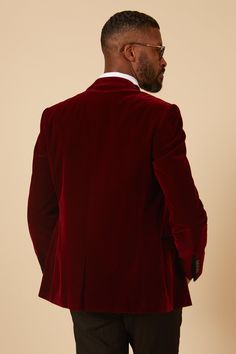 Get the look of Hollyoaks Owen Warner! Bring in a fresh colour to brighten up your eveningwear alternatives with this men's tailored wine velvet blazerIn a rich red tone of this velvet jacket is all the right sorts of opulent. Features Slim fit Single-breasted Notch lapel Single back vent Four button cuff Single button fastening Complimentary pocket square Functional inside and outside pockets Style Tip | Style with a simple white shirt & black tie for a refined black tie look Composition 100% P Luxury Velvet Outerwear For Fall, Winter Business Velvet Outerwear, Formal Winter Velvet Outerwear, Fitted Luxury Velvet Outerwear, Luxury Fitted Velvet Outerwear, Fitted Velvet Business Outerwear, Fitted Velvet Outerwear For Business, Luxury Velvet Outerwear For Semi-formal Occasions, Red Velvet Outerwear For Fall