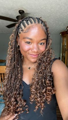 Natural Color Box Braids, Braids For Mixed Women Natural Hair, Braid Styles For Mixed Women, Black Hairstyles For Big Foreheads, Box Braid Highlights, Highlights Boho Braids, Fulani Braids Hairstyles Designs Boho, Boho Tree Braids, Knotless Box Braids With Curls At The End