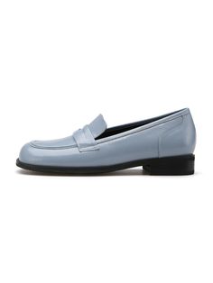 Editor's NotesAMELLIE's classical designed loafers of crinkled leather can be matched for various trendy casual stylings.- Classical and sophisticated mood- Vintage crinkled cow leather- Soft and wide toe- Various stylings- Daily point itemMeasurements(in.)- Size: KR 225MM (US 5.5) ~ KR 250MM (US 8)- Front toe length : 5.51 in.- Feet width : 3.74 in.- Heel : 0.79 in.- Top circumference : 5.71 in.* Measurements & Model size : KR 240MM* Fits true to sizeComposition & Care- Upper : Crinkled Cow Leather, Loafers, Heels, Leather