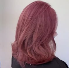 Dark Dusty Pink Hair, Red Pinkish Hair, Light Brown Pink Hair, Medium Length Pink Hair, Dark Pink Hair Aesthetic, Dark Rose Hair, Ashy Pink Hair, Dusty Pink Hair Color, Dark Peach Hair